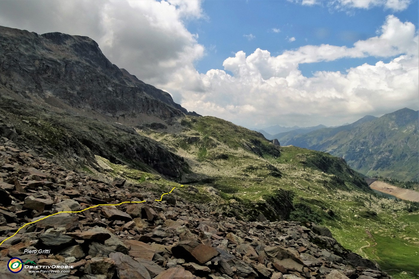 71 Scendo a vista con attenzione sulla 'divertente' pietraia.JPG -                                